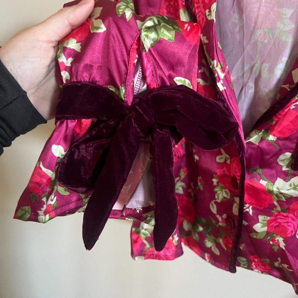 8 Oak Lane Pink Satin Ruffle Short PJ Set, Floral Red, Velvet Bows Sz S - Picture 3 of 9